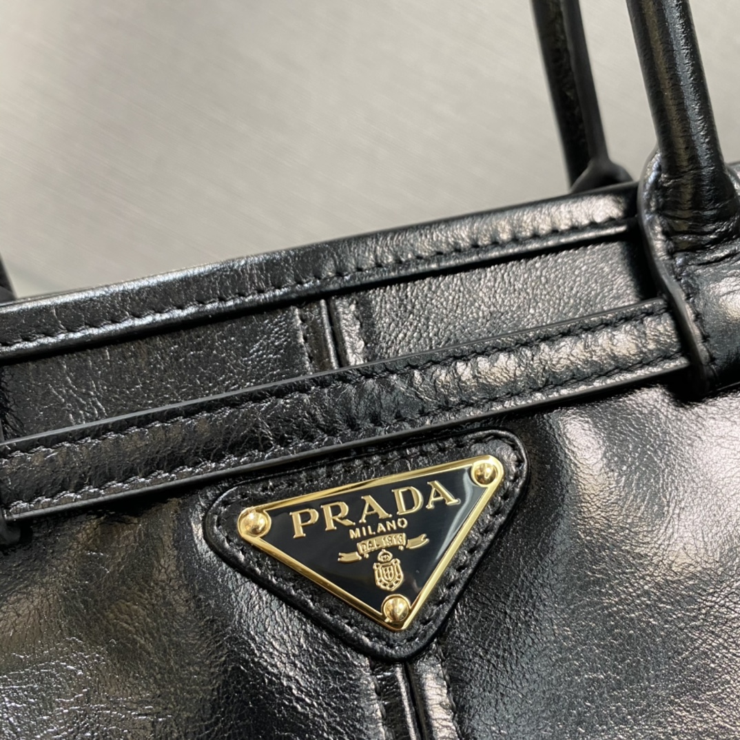 Prada Medium LusSolf Leather Handbag Bag Tote Black 1BA426